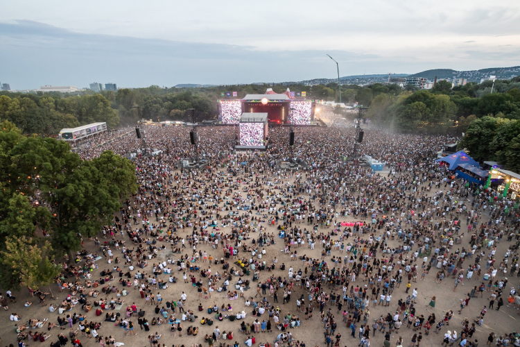 Elfogták a Sziget fesztiválon verekedő férfit és társát